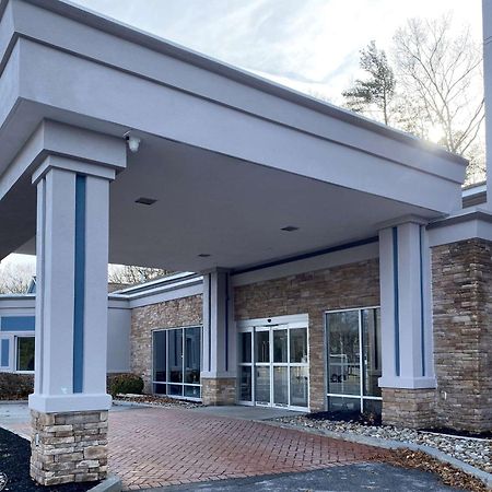 Comfort Inn & Suites Saratoga Springs Exterior photo